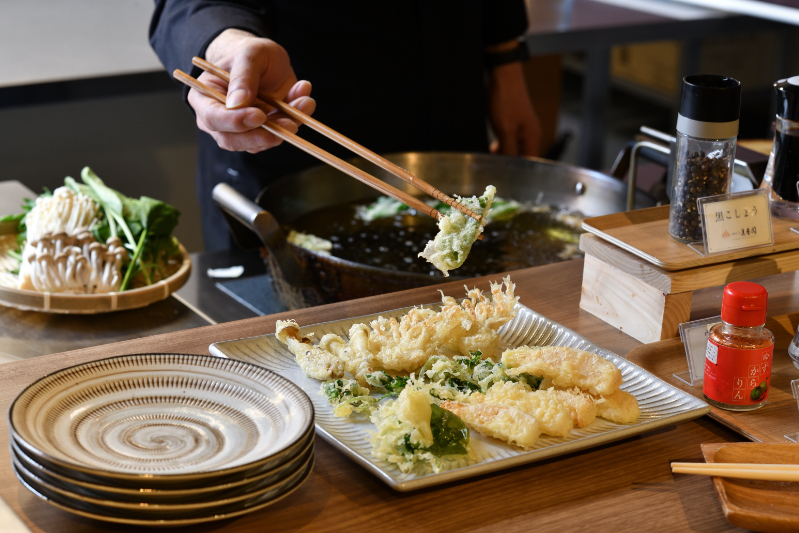 ＼大好評につき2026年も開催決定！【揚げたての春の山菜フェア】／【対象の朝食提供】翌朝の朝食4月2日(木)～5月16日(土)の朝食まで